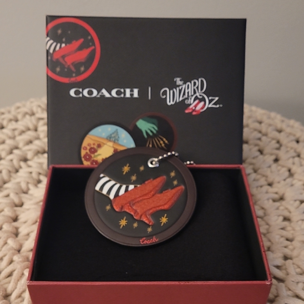 Coach Wizard of Oz Red Ruby Slippers Round Keyring SMOKING HOME